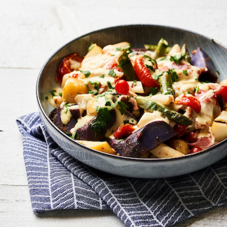 Salade van gegrilde aardappelen en groene asperges